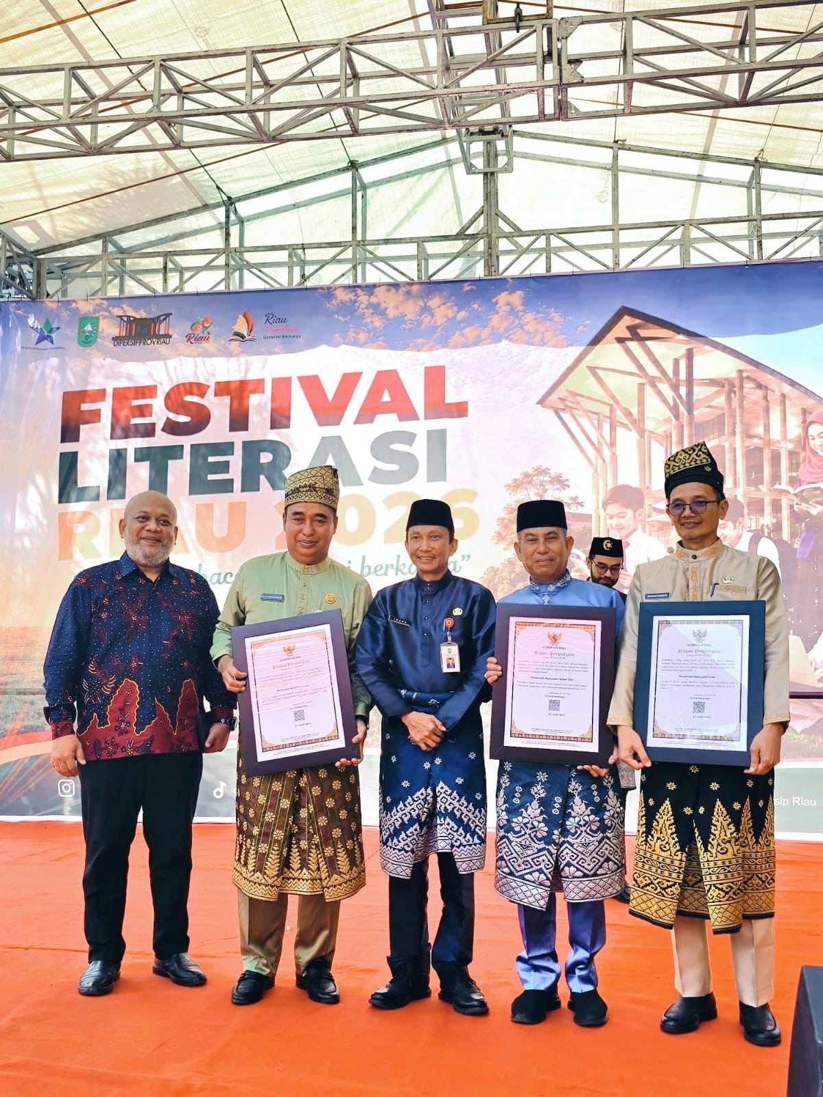 Dipersip Rokan Hilir Raih Penghargaan Kearsipan Peringkat III Tingkat Provinsi Riau