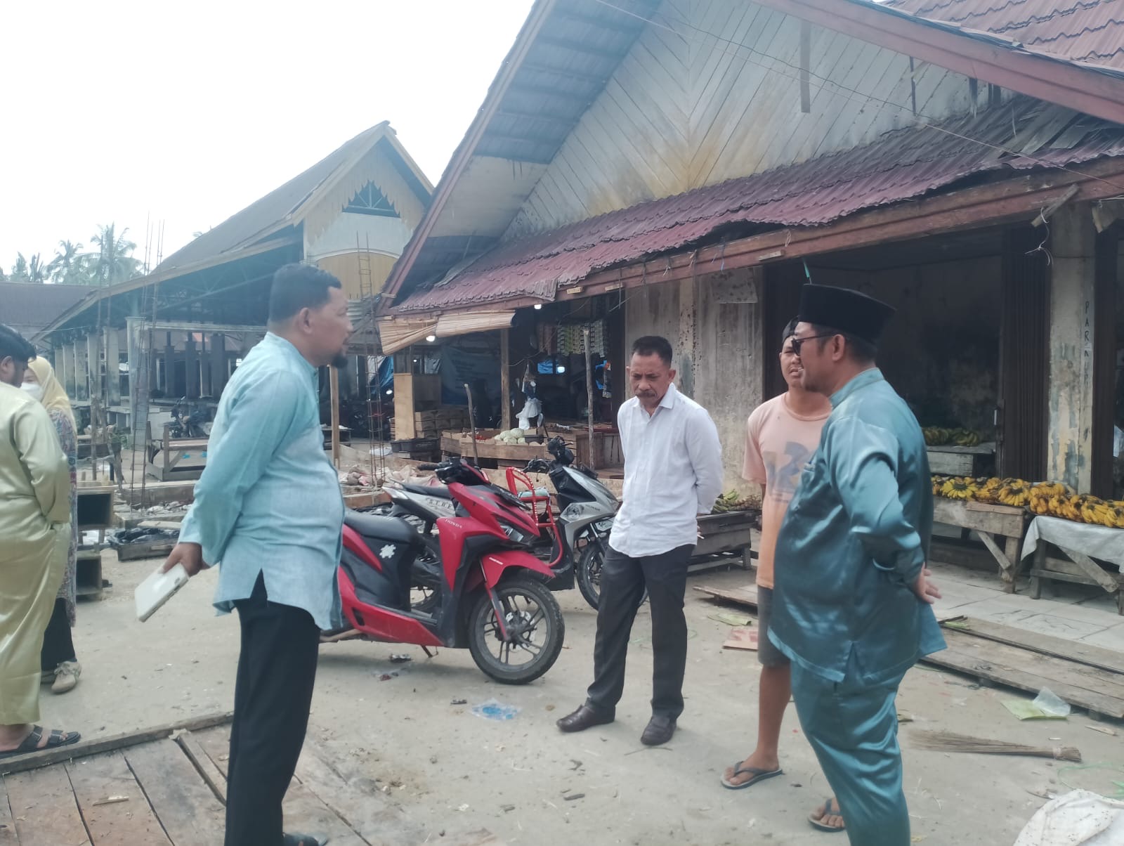 Langkah Awal Penataan, Kepala Disperindagsar Rokan Hilir Cek Langsung Kondisi Pasar Bintang